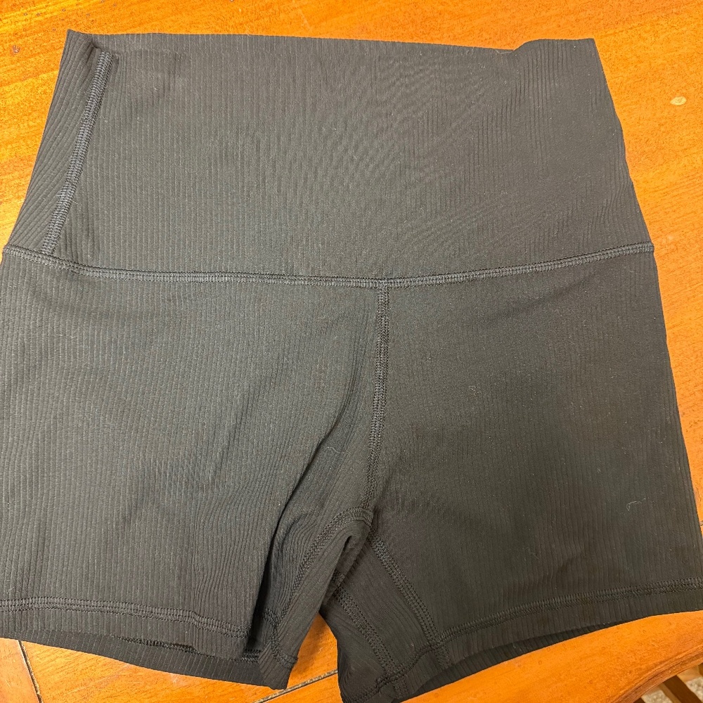 Lululemon Align 4” shorts